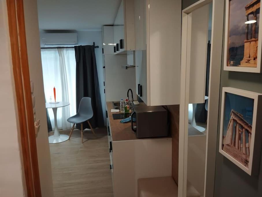 Nektar Cosy Apartment In City Centre アテネ エクステリア 写真