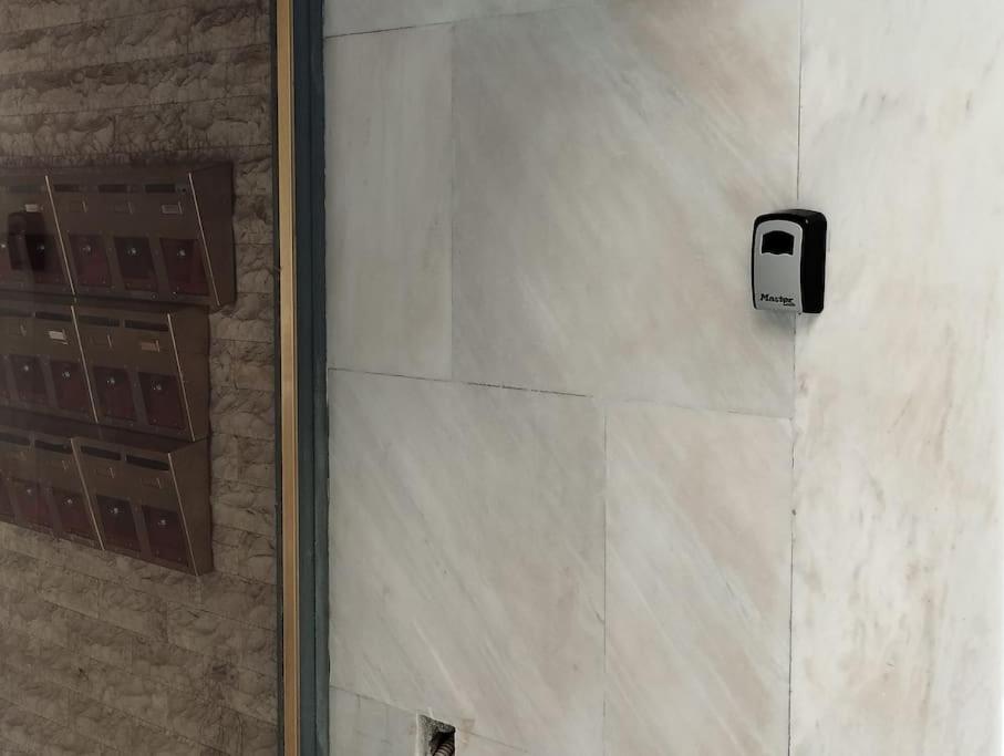 Nektar Cosy Apartment In City Centre アテネ エクステリア 写真