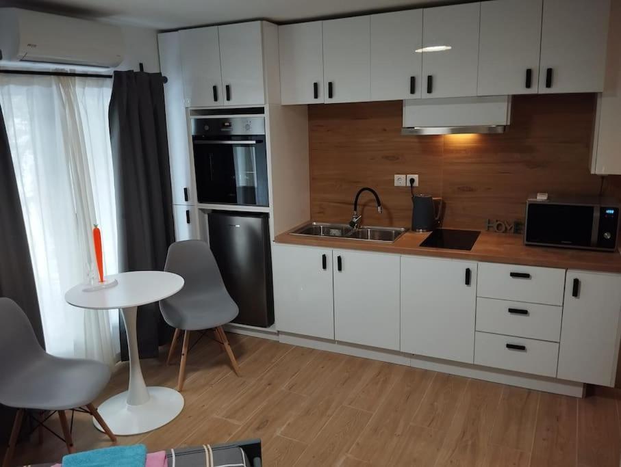 Nektar Cosy Apartment In City Centre アテネ エクステリア 写真